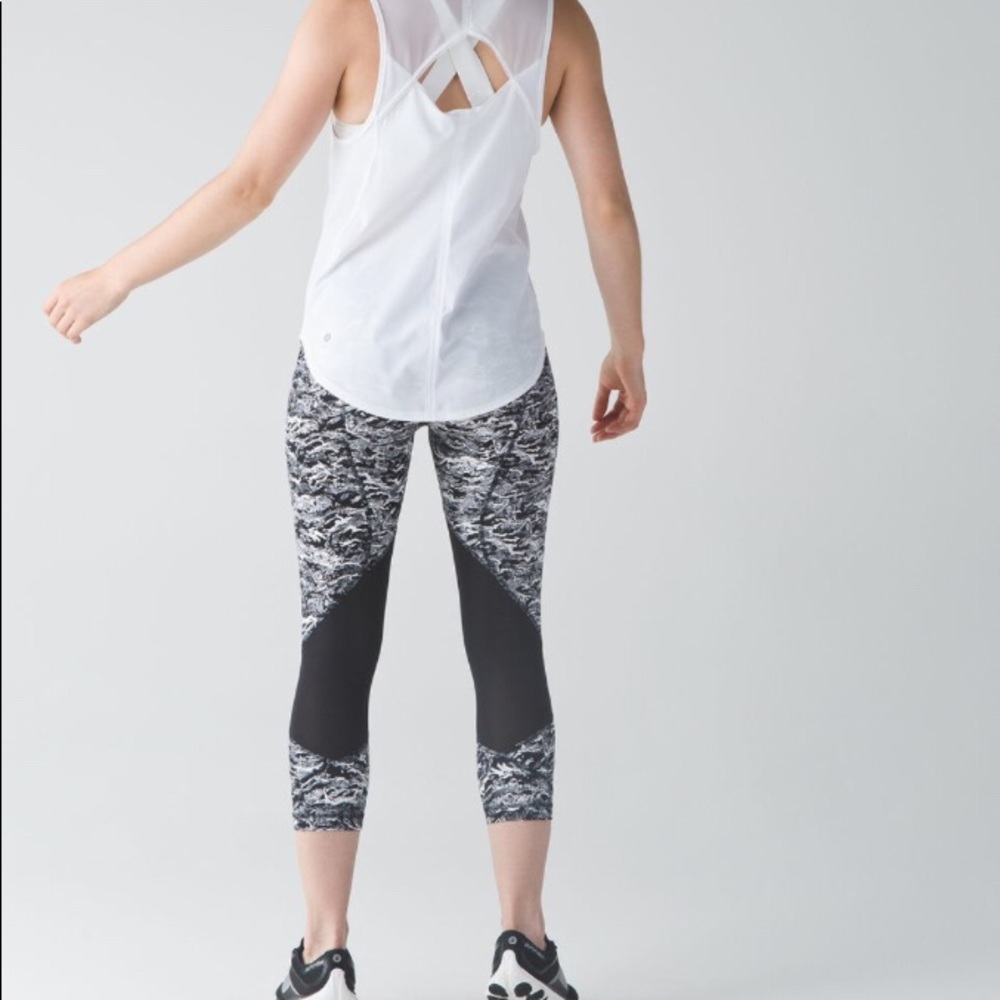 SOLD Lululemon Pace Rival Crop 6